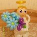 Ангелочек из шаров с букетом ромашек
