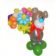 Герой мультфільму ведмедик Тедді з букетом ромашок