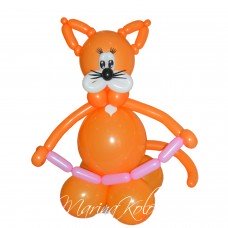 Рудий кіт з кульок