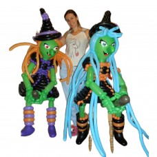 Відьма з кульок на Хелловін