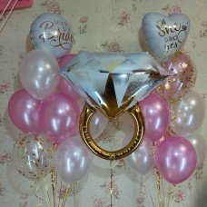 Гелієві кульки на Дівич-ве́чір