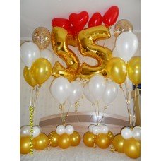 Гелиевый фонтан на юбилей с фольгированной цифрой 55