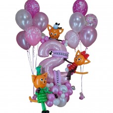 Цифра Три коти з повітряних кульок